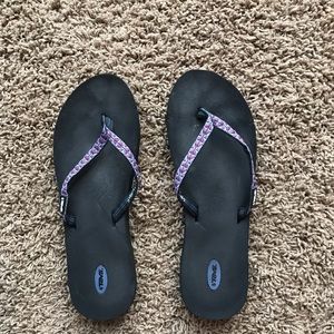 Women’s Teva flip flops size 11